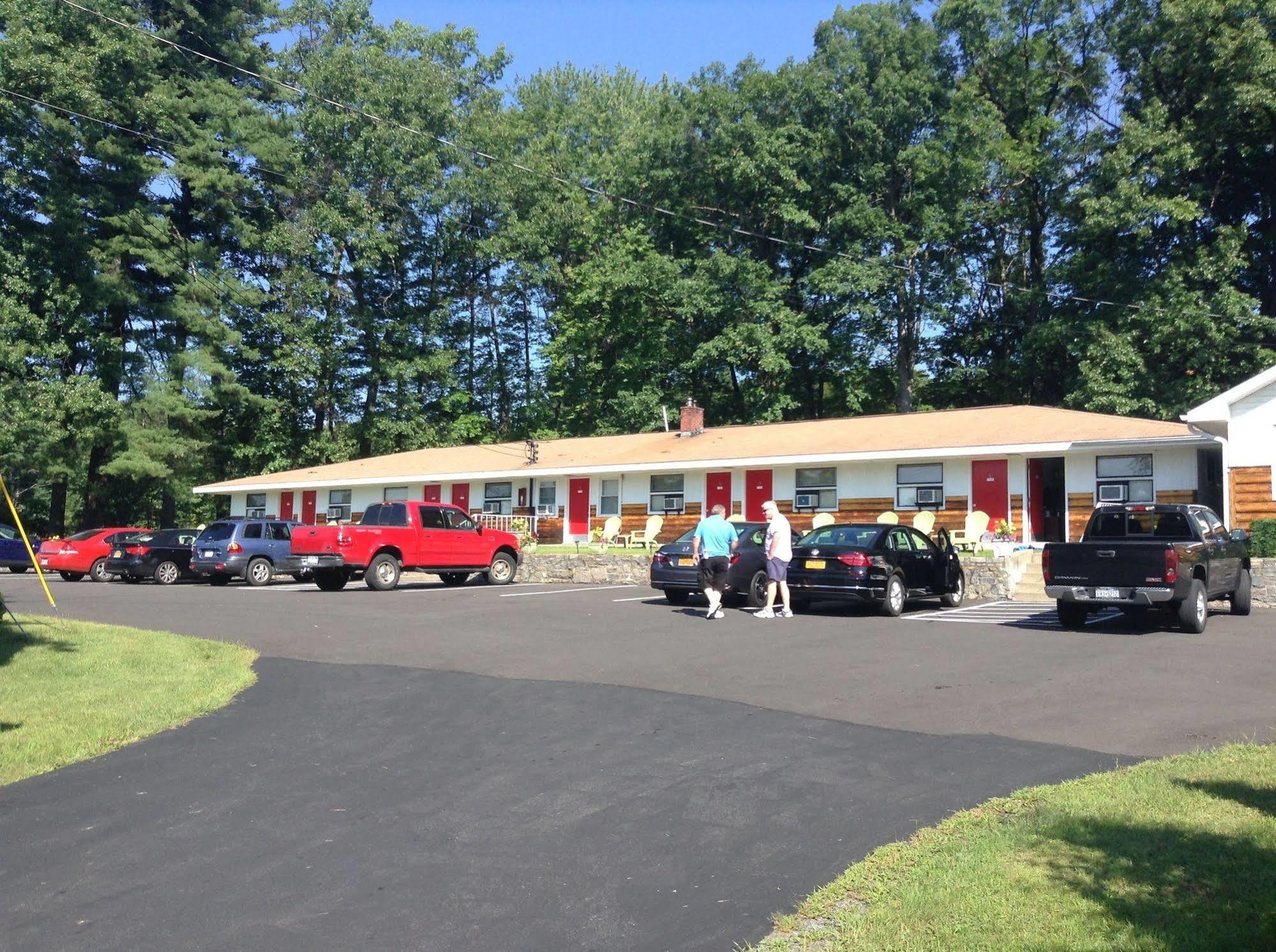 Robin Hood Motel Saratoga Springs Dış mekan fotoğraf